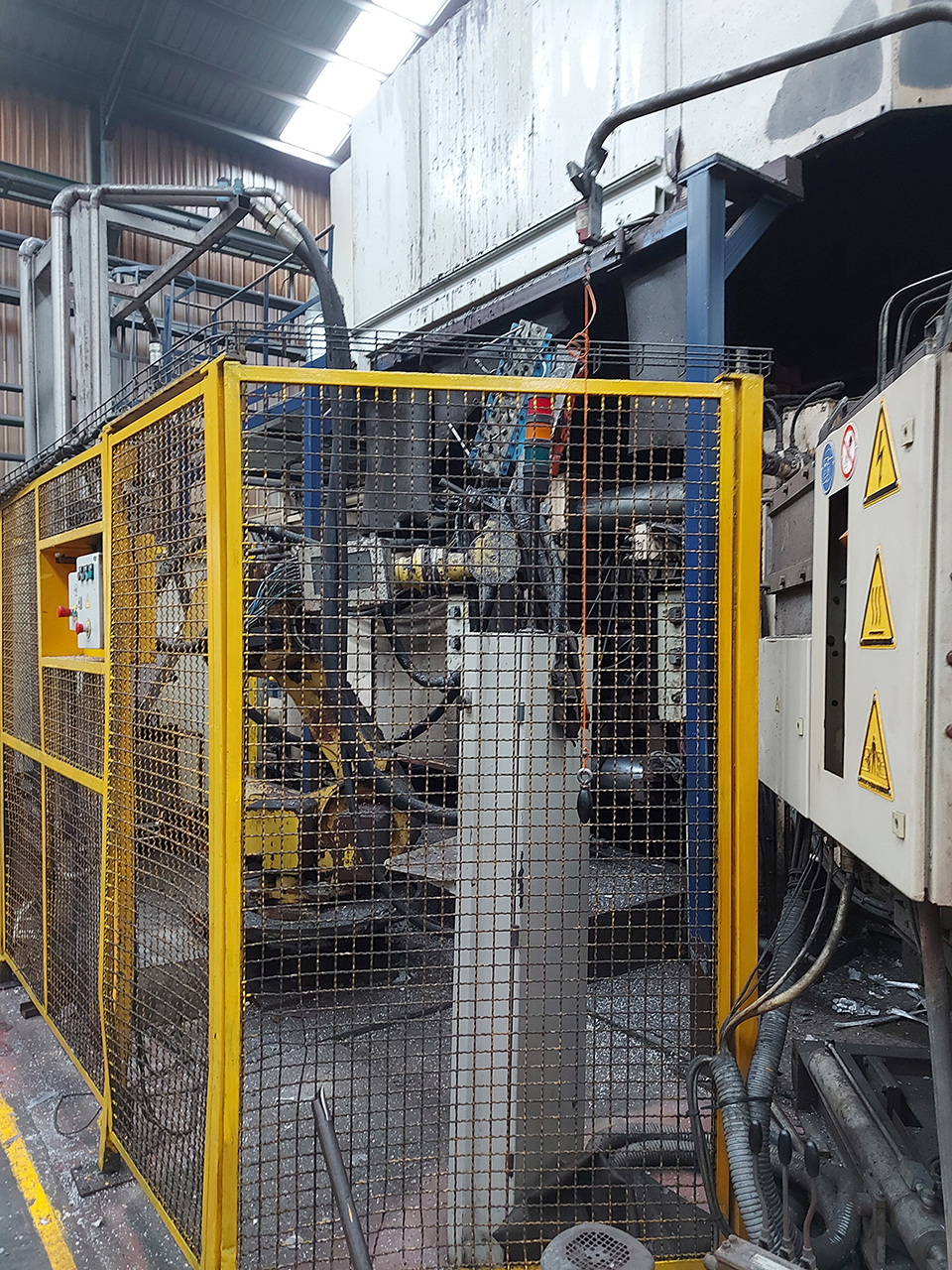 M-uller-Weingarten-GDK-1750-cold-chamber-die-casting-machine-KK1585-p10 Müller Weingarten GDK 1750 machine de coulée sous pression à chambre froide KK1585, utilisé