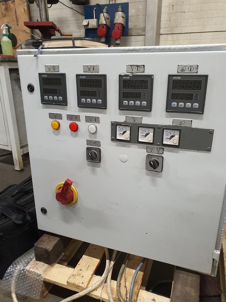 overhaul-retrofit-Frech-DAW-20-S-hot-chamber-die-casting-machine-p16 Reconditionnement de la machine de coulée sous pression à chambre chaude Frech DAW 20