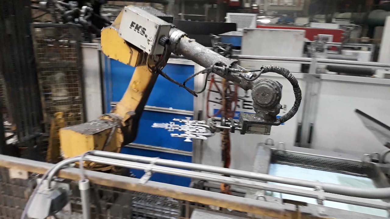 FANUC M-710iC/50, E-33082 robot de fonderie HR1834, utilisé