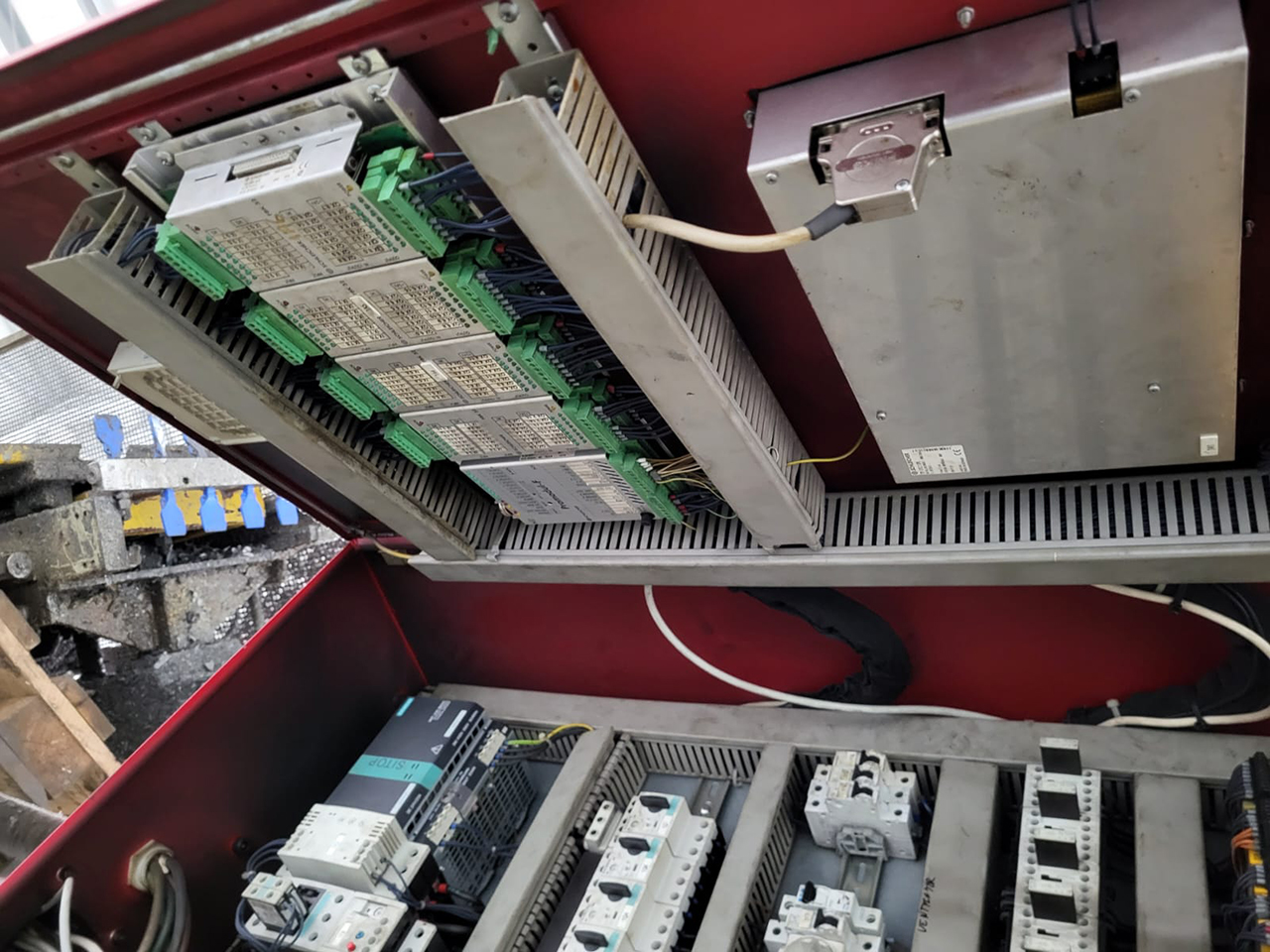 Presse à rogner Tecnopres KZP 40 EP1996, utilisée Presse à rogner Tecnopres KZP 40 EP1996, utilisée