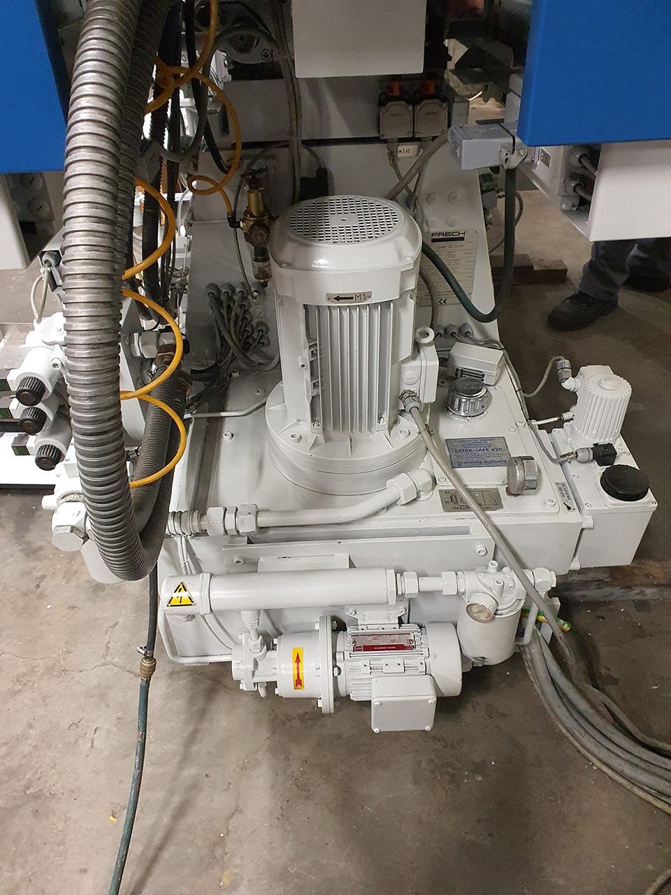 overhaul-retrofit-Frech-DAW-20-S-hot-chamber-die-casting-machine-p12 Reconditionnement de la machine de coulée sous pression à chambre chaude Frech DAW 20