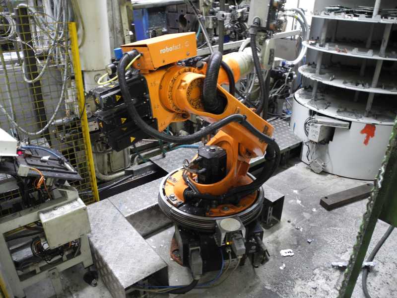 Kuka KR 16-F, robot de fonderie, utilisé HR1814