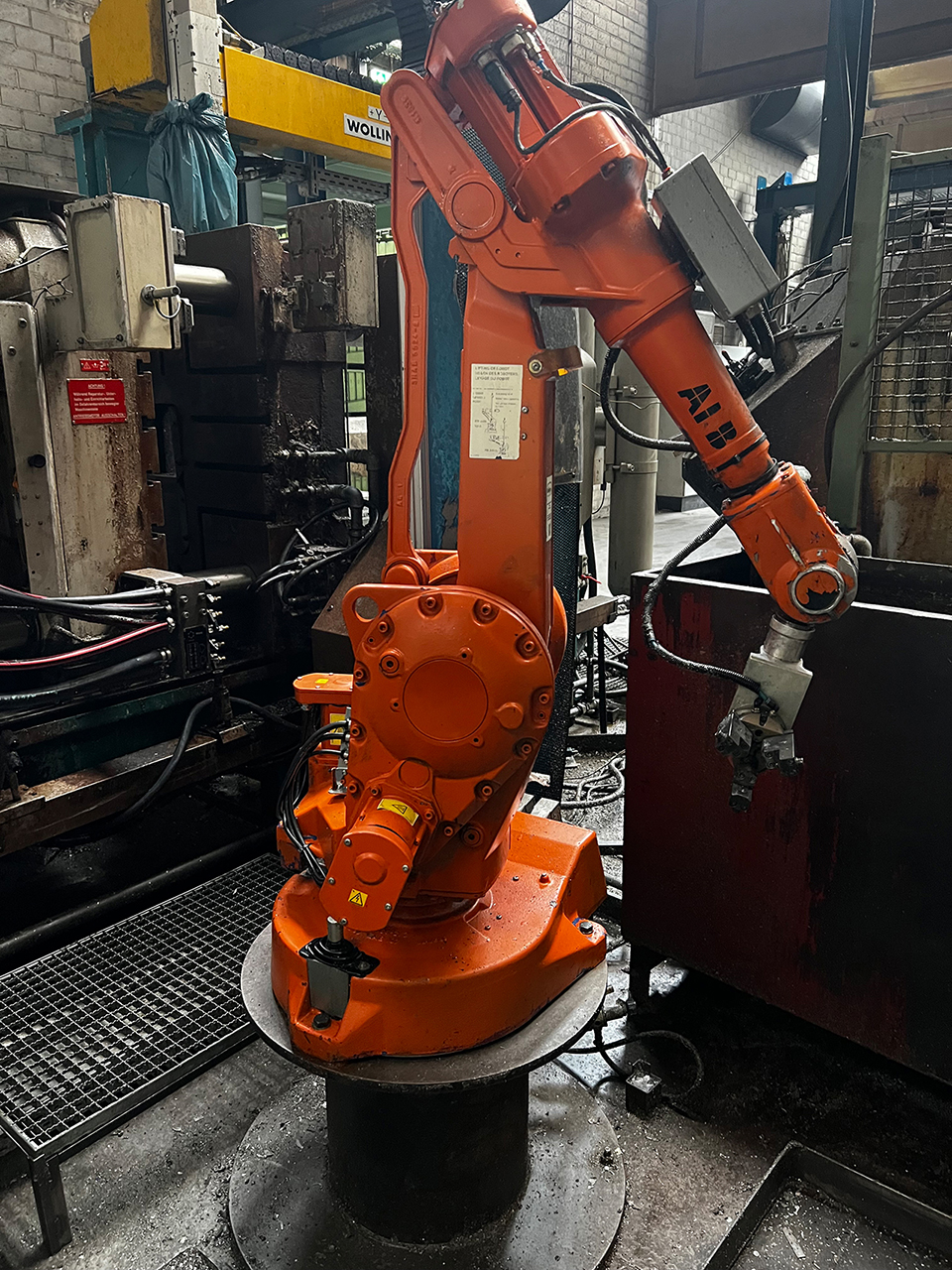 ABB IRB 2400 Robot de fonderie HR1835, utilisé