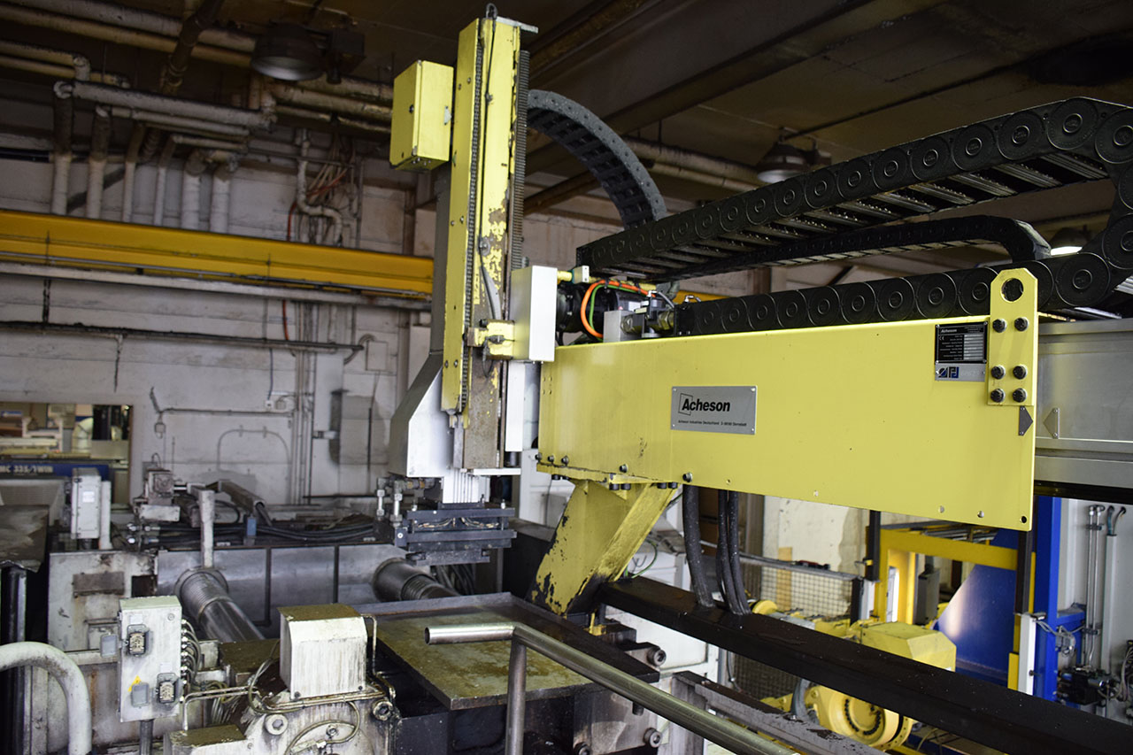 DSC_06965a8d3c0c1ba28 Italpresse TF 800 machine à couler sous pression à chambre froide KK1440, utilisé