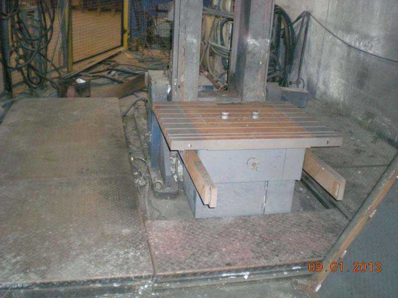 dc2bc4a08d888f8297f81501875f112a Machine de coulée par gravité basculante Kurtz AK01, usagée