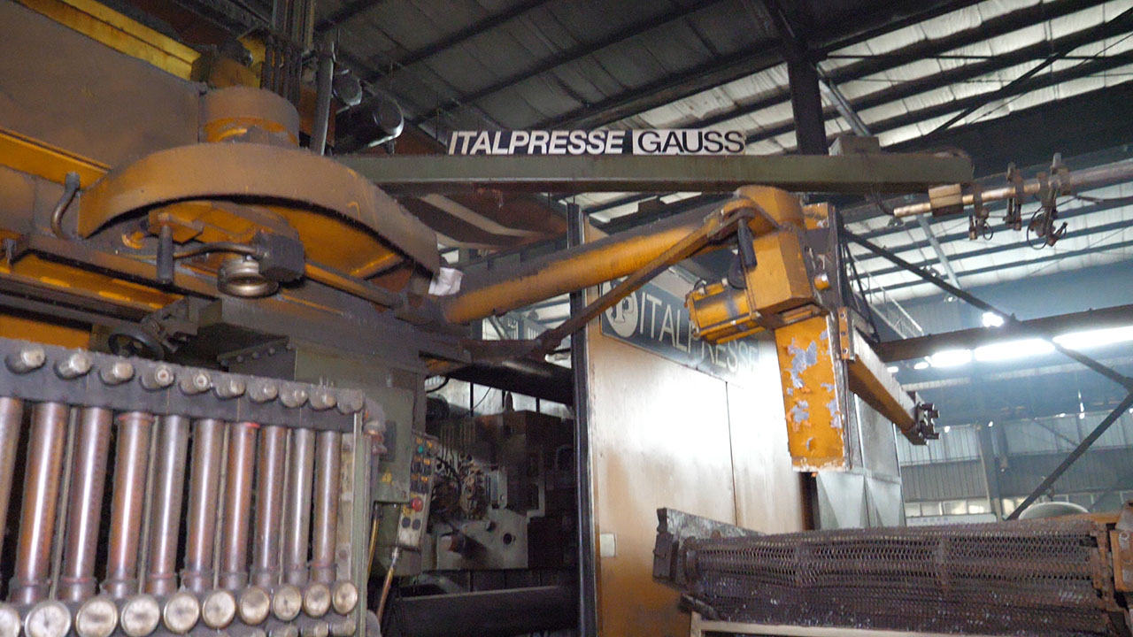 italpresse_ip_1350_sc_die_casting_machine_kk1442_p35 Italpresse IP 1350 SC machine à couler sous pression à chambre froide KK1442, utilisé
