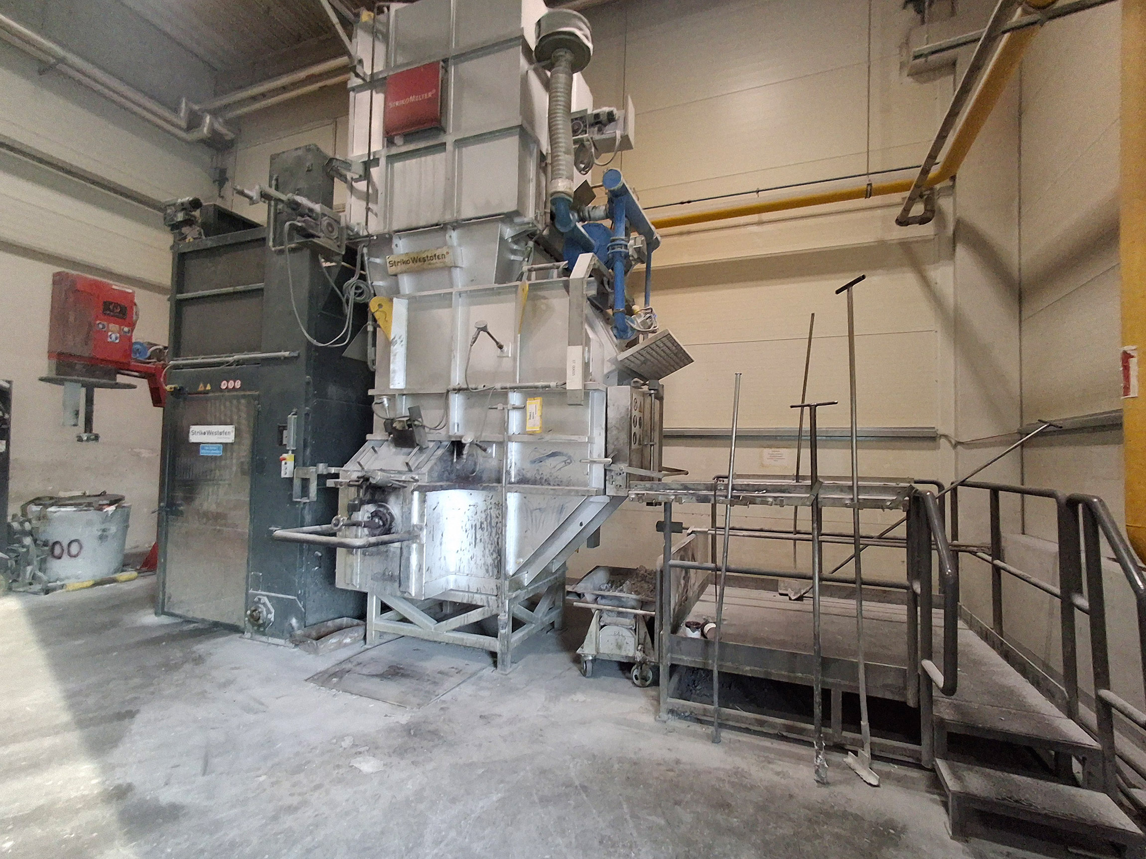 StrikoWestofen MH II-T 2000/1500 G-eg four de fusion et de maintien O1848, utilisé