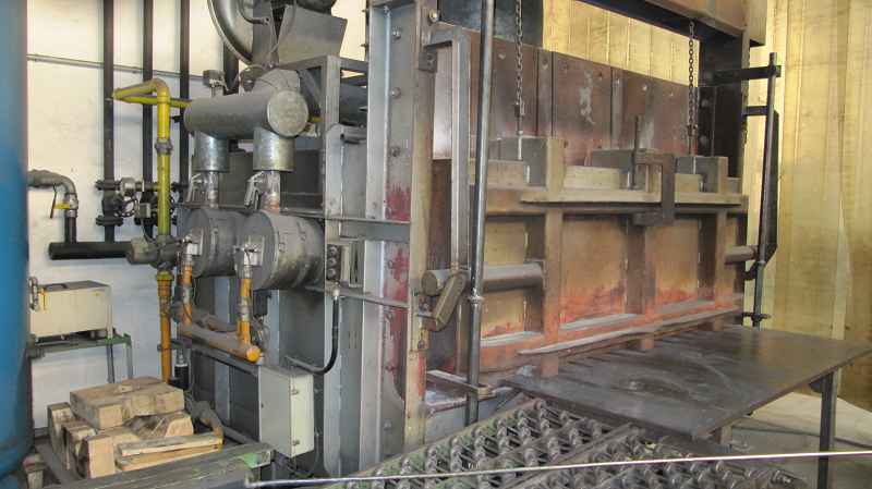 8372d6f4c9c556d1a90e14b1b3a83328 Four à chambre Agotherm, usagé