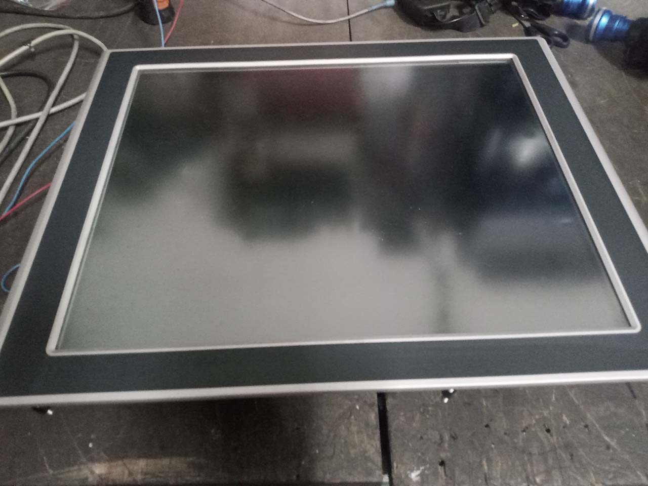 Terminal de commande Bachmann OT1319, écran tactile 19" ZU2261, utilisé