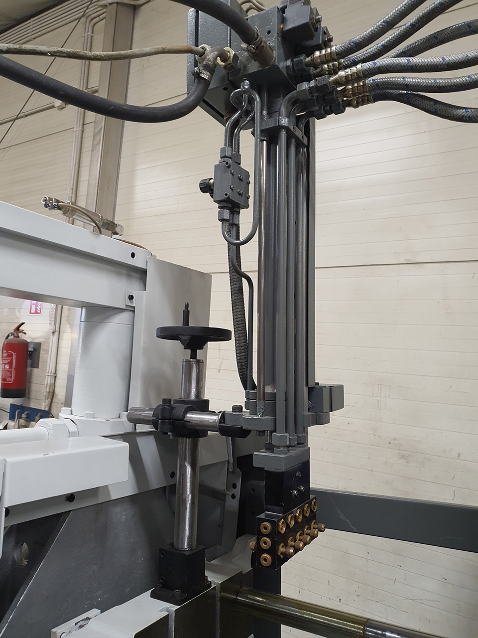 overhaul-retrofit-Frech-DAW-20-S-hot-chamber-die-casting-machine-p13 Reconditionnement de la machine de coulée sous pression à chambre chaude Frech DAW 20