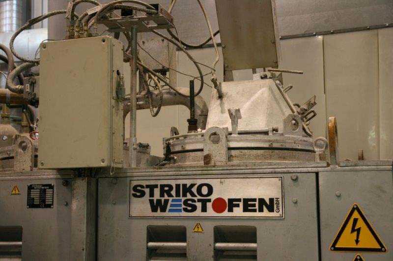 StrikoWestofen CMHC N 2 X300 Four de dosage de magnésium O1738, utilisé