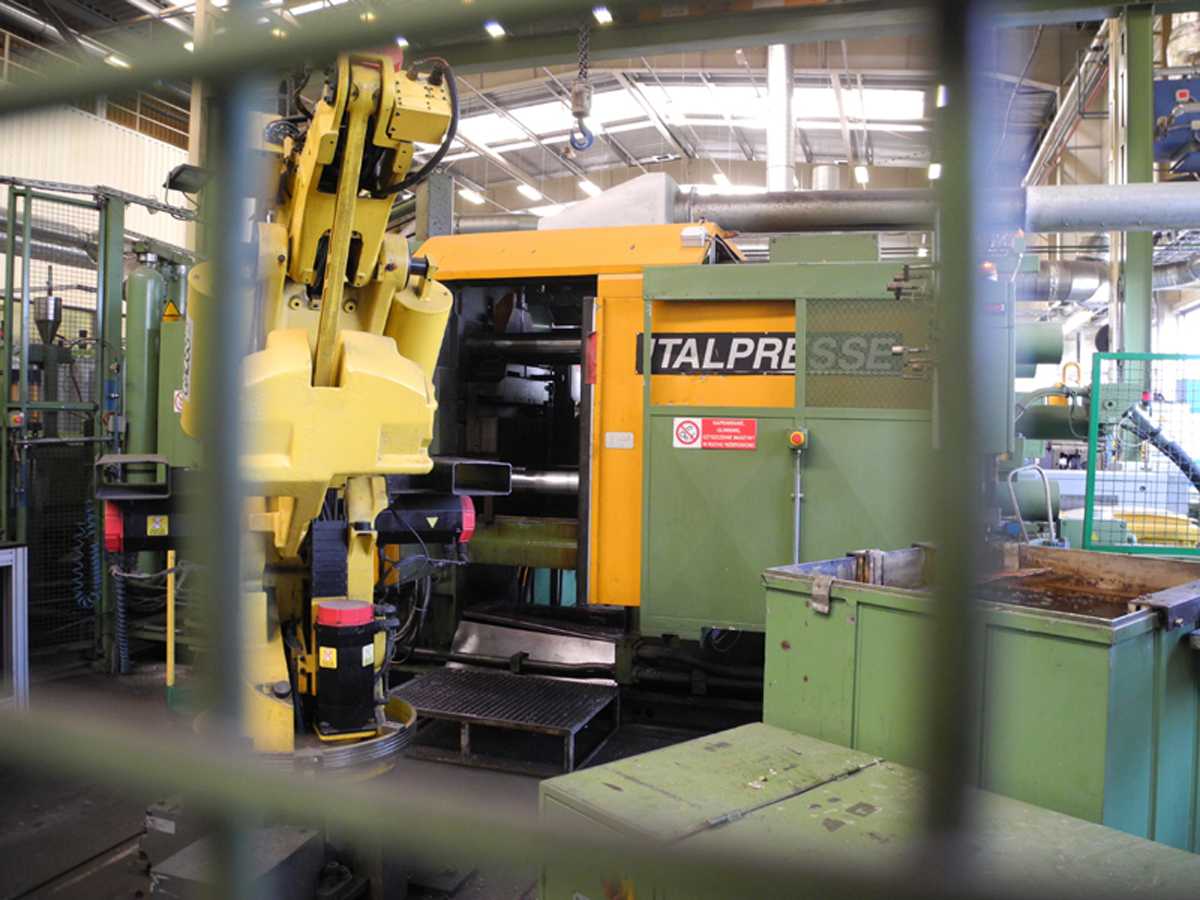 FANUC S-420 i F robot de fonderie, utilisé HR1815