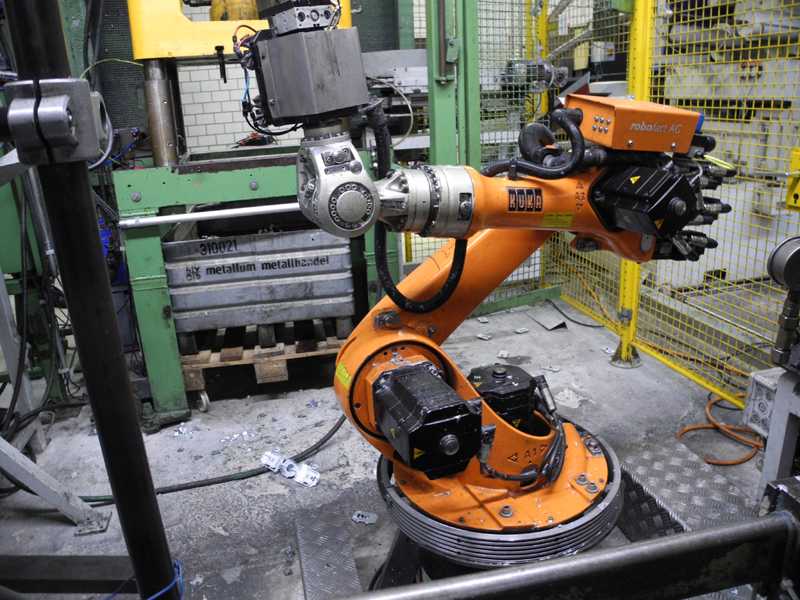 Kuka KR 16-F, robot de fonderie, utilisé HR1814