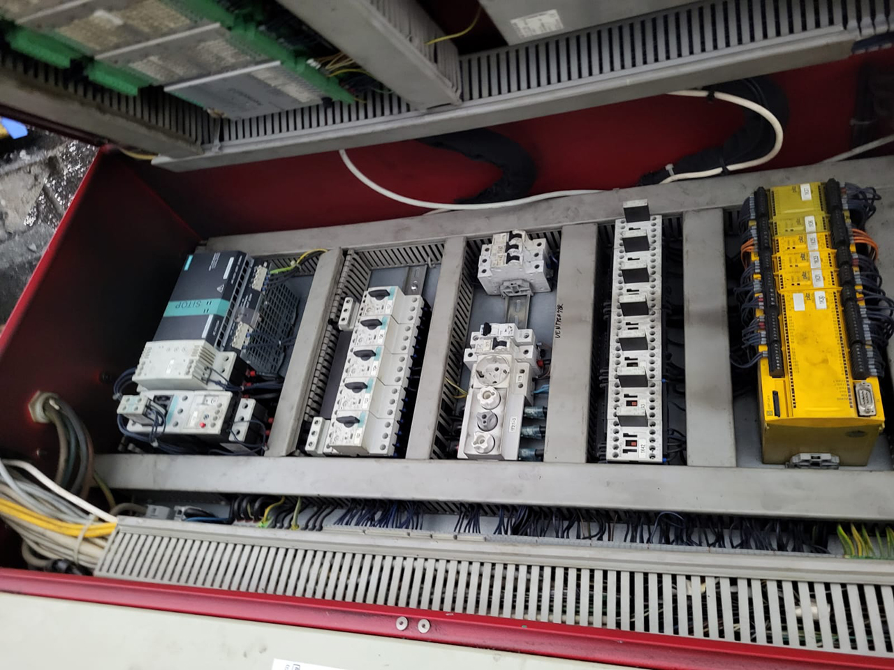 Presse à rogner Tecnopres KZP 40 EP1996, utilisée Presse à rogner Tecnopres KZP 40 EP1996, utilisée