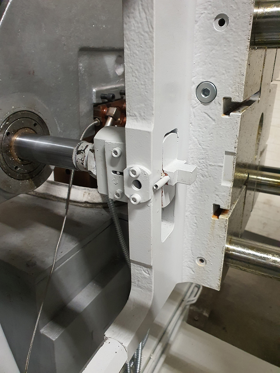 overhaul-retrofit-Frech-DAW-20-S-hot-chamber-die-casting-machine-p7 Reconditionnement de la machine de coulée sous pression à chambre chaude Frech DAW 20