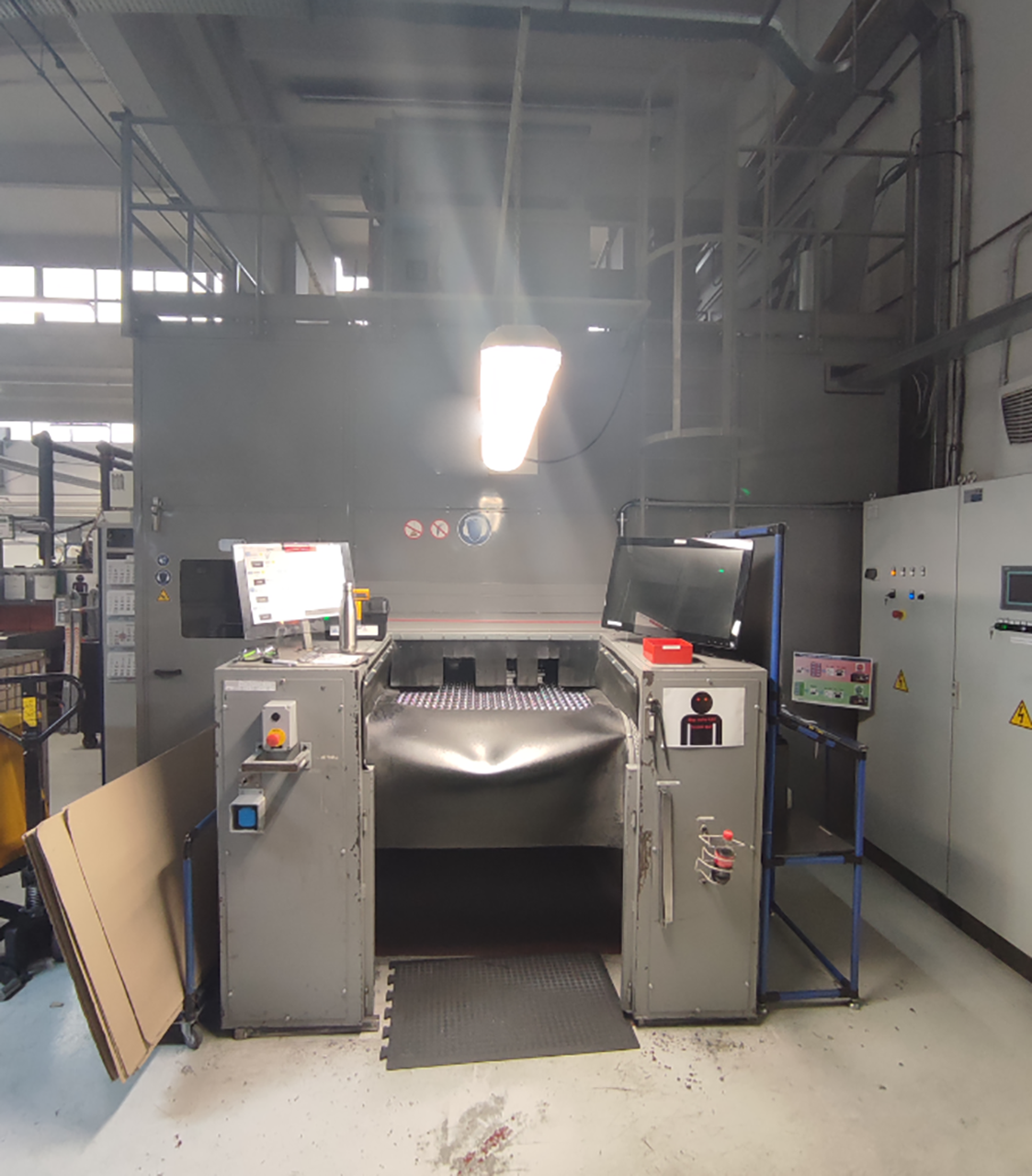 Interflex 1000-8TP1EUB-SM grenailleuse SA2130, utilisé Interflex 1000-8TP1EUB-SM grenailleuse SA2130, utilisé