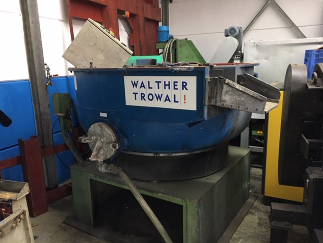 Machine de finition vibrante rotative Walter Trowal S7 1 GA2229, utilisé